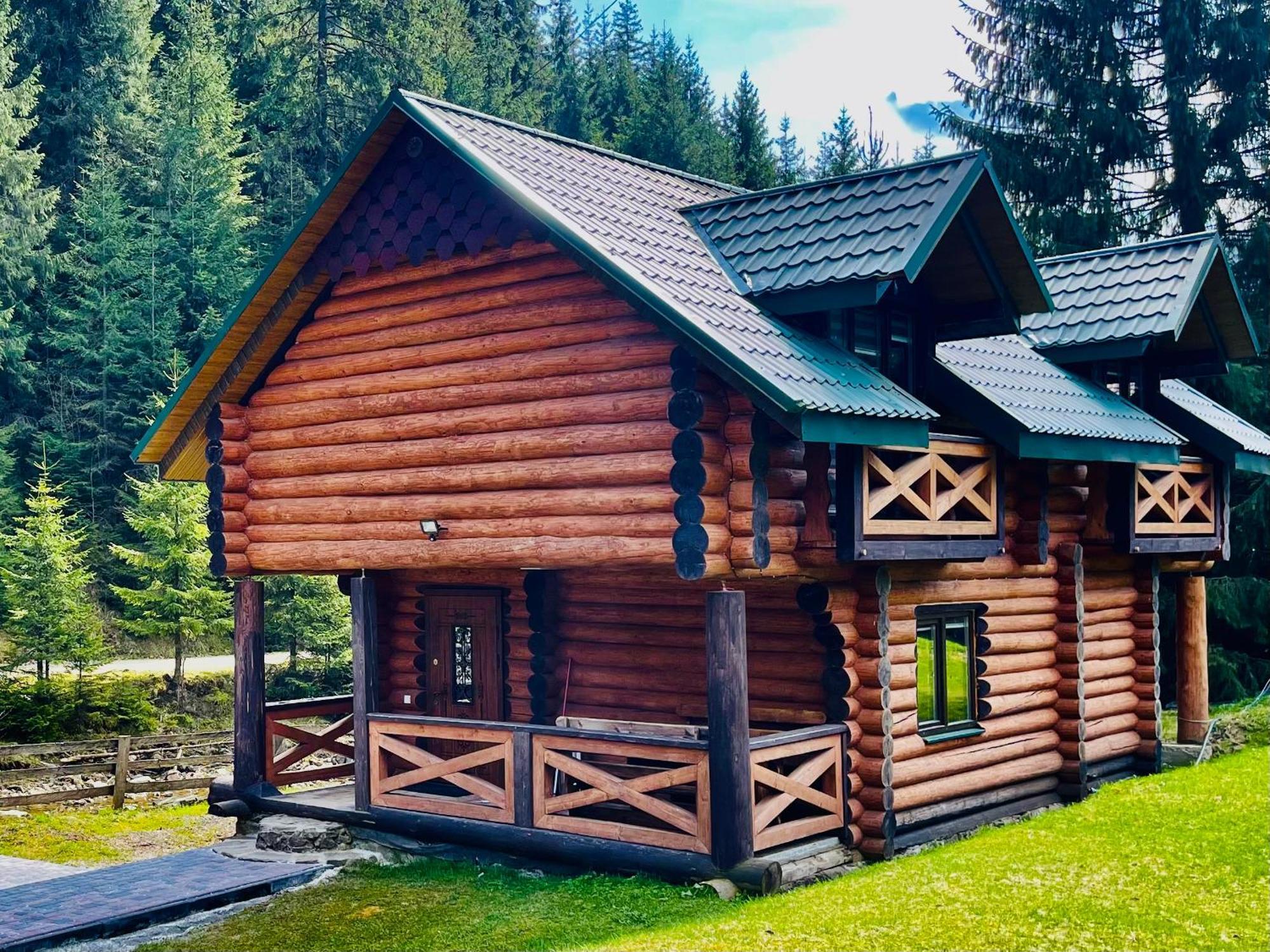 У Віти Котедж4 Synevyrsʼka Polyana Eksteriør billede